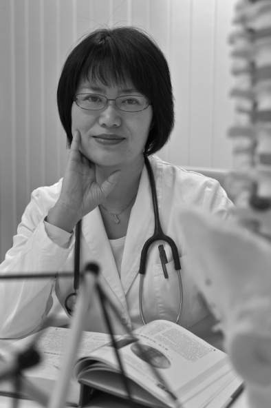 ©by Anke Hunscha - nur zur Ansicht auf dieser Webseite DR. YANLI GU, AKUPUNKTOMIE SPEZIALISTIN